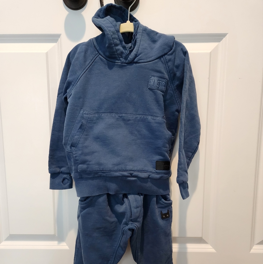 Munster sweatsuit